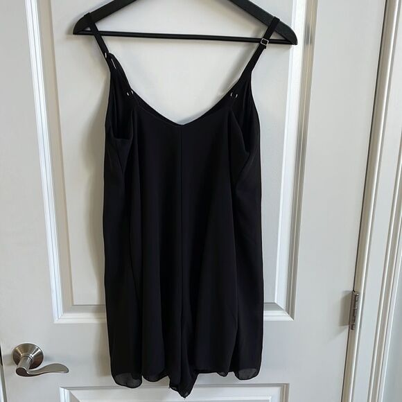 AEO Black Short Jumper Size OS‎ - Picture 4 of 6